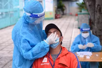 Shipper tăng 5 lần, TP HCM phải xét nghiệm cấp tốc