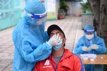 Shipper tăng 5 lần, TP HCM phải xét nghiệm cấp tốc