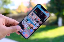 iPhone 12 Mini và iPhone 12 giảm giá mạnh ngay trước Tết