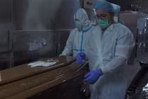 Thi thể lại chất chồng: Thảm họa đang xảy ra tại Romania