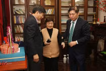 Chủ tịch Phan Xuân Dũng thăm, chúc Tết... đàm đạo “thế sự” với các nhà khoa học lão thành