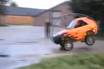 Tận mắt ô tô kỳ lạ biết nhào lộn như diễn xiếc