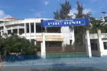 Trường học bỏ hoang kỳ lạ giữa lòng TP HCM