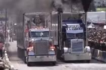 Xem đua xe đầu kéo có một không hai thế giới