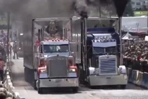 Xem đua xe đầu kéo có một không hai thế giới