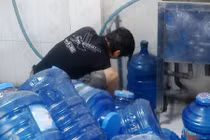 Tường tận công nghệ ra lò bình nước tinh khiết bẩn kinh hoàng 