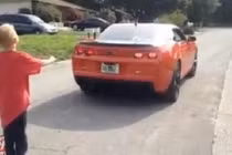 Chiêu nhổ răng cực kỳ bá đạo của ông bố