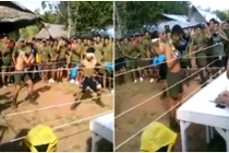 Chết cười xem võ sĩ bịt mắt thi đấu quyền anh