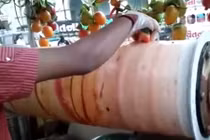 Cách làm kem hoa quả gây kinh ngạc của người Ấn Độ 