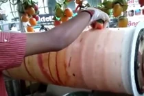 Cách làm kem hoa quả gây kinh ngạc của người Ấn Độ 