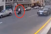 Quái xế chạy trốn cảnh sát như phim hành động