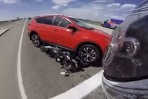 Pha lùi xe bất cẩn nhất năm của nữ tài xế