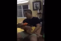 Phát sốt clip bố hát chế "Bèo dạt mây" trôi ru con