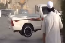 Màn drift ô tô ngớ ngẩn và cái kết nhớ đời