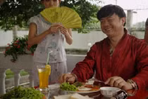 Cười nghiêng ngả với phim hài Tết “Trúng số“