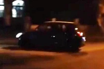 Lạnh người xem màn biểu diễn ôtô như phim trên phố HN