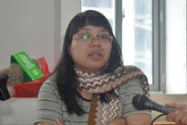 Cô giáo cung Bọ Cạp gặp báo chí, nói sẽ bớt trực tính