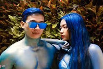 Những nam thanh nữ tú kiếm tiền bằng cách làm tượng người