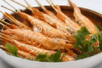 Bí quyết làm tôm nướng tỏi ngon tuyệt cho kỳ nghỉ 30/4