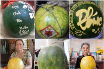 Tận mục những quả dưa hấu để cả năm không hỏng