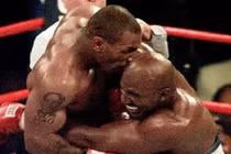 Giây phút hủy hoại sự nghiệp lừng lẫy của Mike Tyson