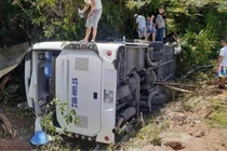 Xác định danh tính nạn nhân trong vụ xe du lịch lao vực ở Quảng Bình