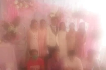 Bộ ảnh cưới mờ sương khói không nhận ra cả dâu rể