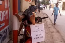 Ảnh cười Facebook: Vợ bỏ... thanh lý cả người và xe