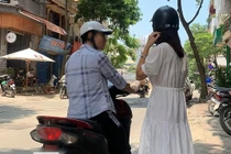 Cô gái bị người yêu bỏ giữa đường vì lý do khiến nhiều người tranh cãi