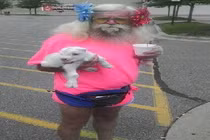 Khoảnh khắc hài hước: Nổi bật giữa đám đông