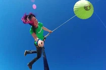 Giới trẻ Mỹ mê “tự sướng” trên không với khinh khí cầu