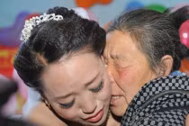 Xúc động đám cưới của cô gái mồ côi xinh đẹp 