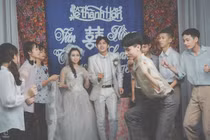 Vừa lên sóng, bộ Ảnh cưới "xuyên không" về thập niên 90 chiếm spotlight