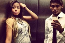 Ngắm nhan sắc cô em gái xinh đẹp của Neymar