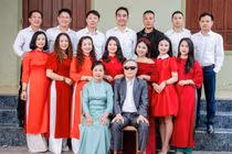 Sinh 7 người con gái, ông bố mù được các con xây nhà cho