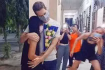 Kỷ niệm 4 năm yêu nhau trong khu cách ly Covid-19, cặp đôi chiếm sóng MXH