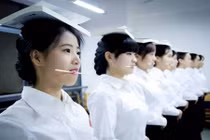 Đội nghi lễ các trường ĐH chân dài, xinh đẹp hút hồn