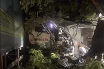 Xe tải lao vào nhà dân khiến 8 người thương vong ở Sơn La