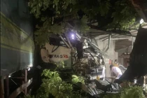 Xe tải lao vào nhà dân khiến 8 người thương vong ở Sơn La