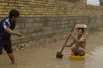 Ảnh cười Facebook: Taxi mùa lũ