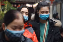 Hà Nội: Chùa Hà đông kín người đi lễ Rằm tháng giêng