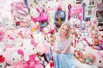 Thiếu nữ cuồng mèo Hello Kitty khiến... đàn ông sợ yêu