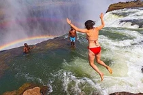 Vùng vẫy ở đỉnh thác không dành cho người yếu tim