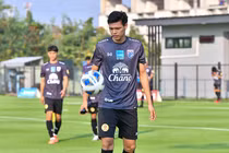 Tiền đạo Thái đấm cầu thủ U23 Việt Nam được xoá án là ai?