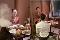 Mặc đồ ngủ đi ăn tối, cô gái sượng trân khi được cầu hôn