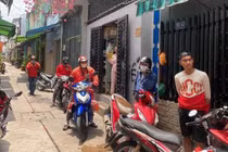 Hơn chục shipper bị 1 số điện thoại bom hàng, dân mạng chỉ trích không thương tiếc