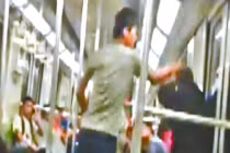 Phẫn nộ trai trẻ tát, đạp túi bụi ông lão ăn xin