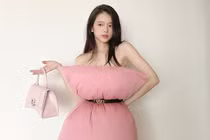 Lần mò nguồn gốc xuất xứ trào lưu “lấy gối làm váy” đang gây bão mạng