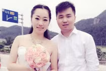 Tắc đường, cô dâu trao lời thề hẹn qua đài phát thanh