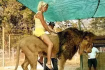 Cô gái rất "tỉnh" và xinh đẹp